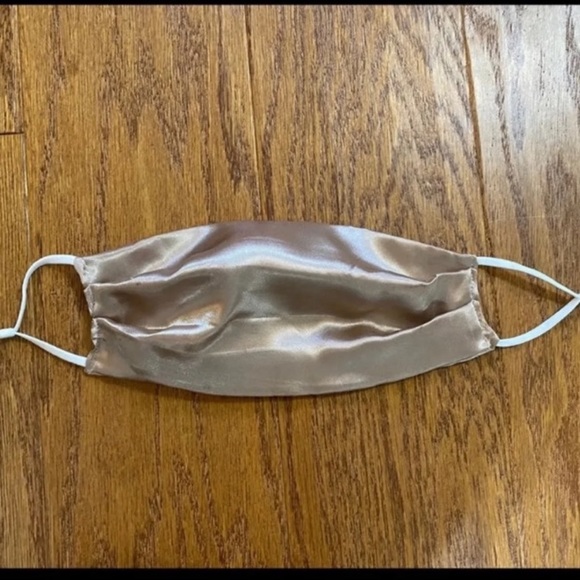 Champagne silk fashion face mask - Picture 2 of 3